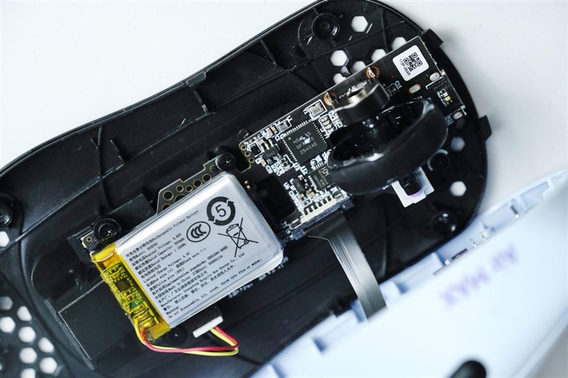 39g无打孔+原生双8K！雷柏VT0 Air MAX / VT3s Air MAX鼠标评测：轻到飞起还快到极致